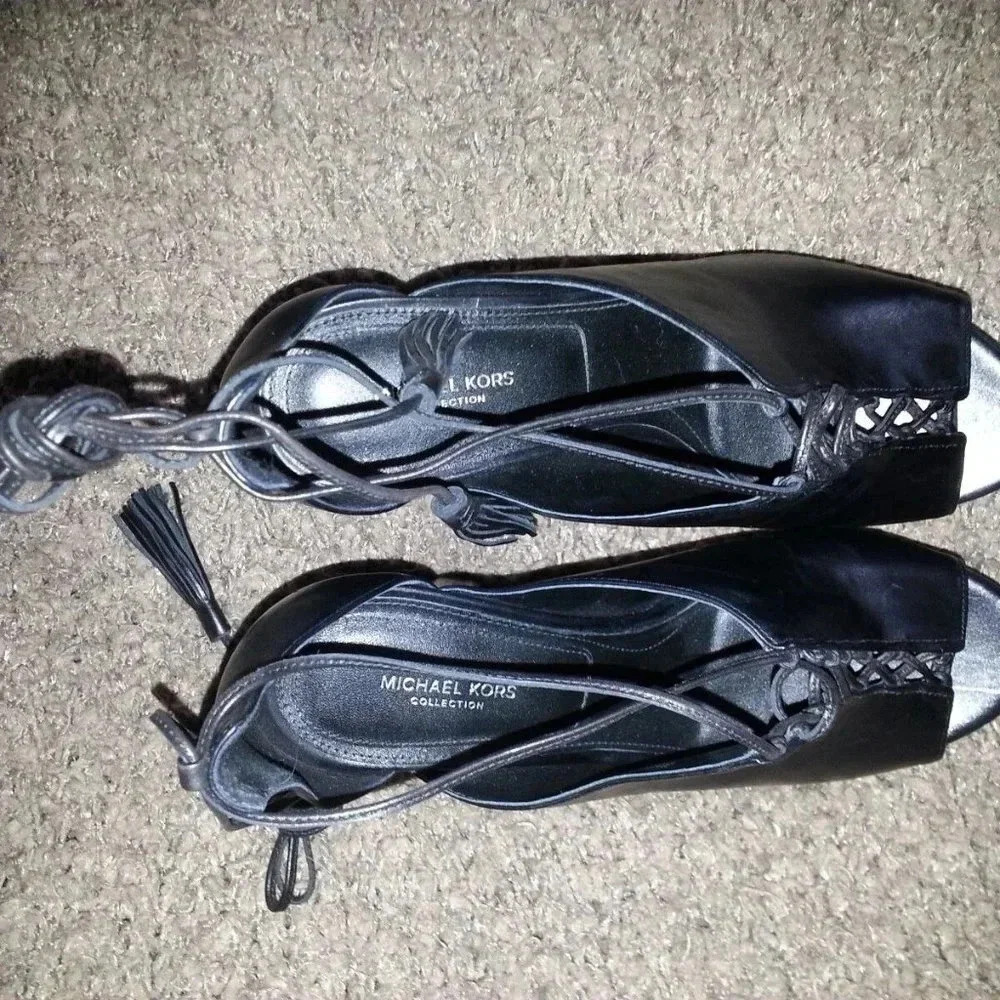 MICHAEL KORS COLLECTION-Sylvan Gladiator Sandals-Black Leather-Size   39/8.5-NEW - Picture 5 of 6